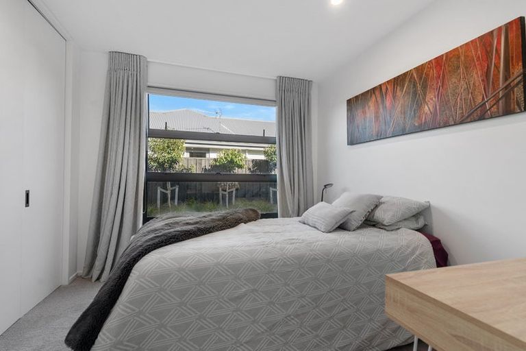 Photo of property in 8 Mccahon Drive, Rangiora, 7400