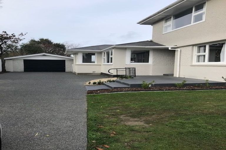 Photo of property in 3 Shirldale Place, Avonhead, Christchurch, 8042