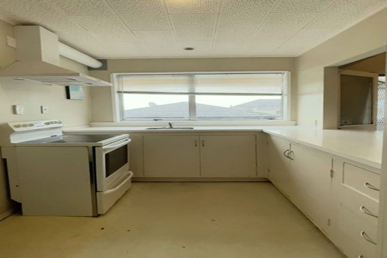 Photo of property in 72 Ridge Road, Howick, Auckland, 2014