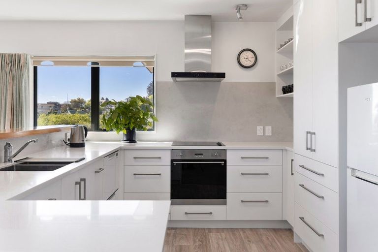 Photo of property in 1 Scenic Heights, Acacia Bay, Taupo, 3330