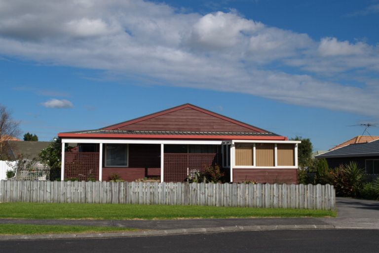 Photo of property in 12 Dana Place, Somerville, Auckland, 2014