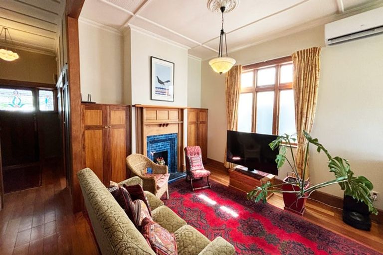 Photo of property in 13 Queen Street, Mount Victoria, Wellington, 6011