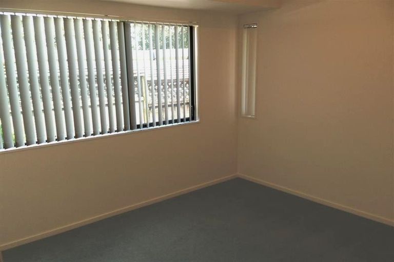 Photo of property in 3 Grande Vue Road, Papatoetoe, Auckland, 2025