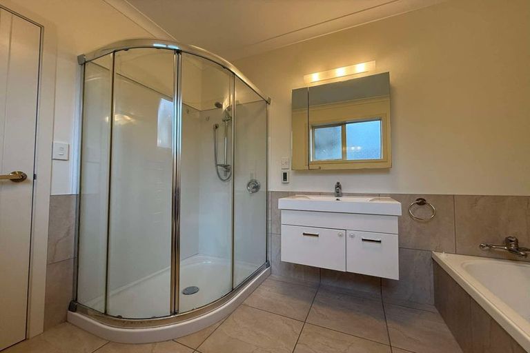 Photo of property in 18 Sinclair Street, Ebdentown, Upper Hutt, 5018