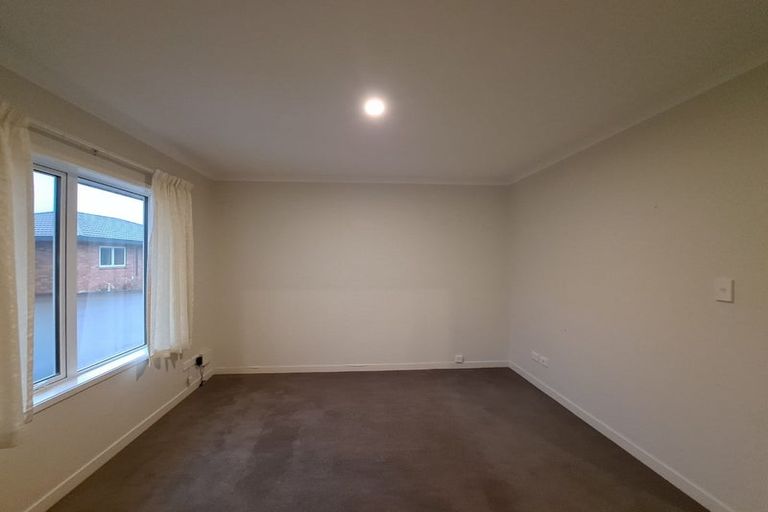 Photo of property in 33 Clemow Road, Fitzroy, New Plymouth, 4312