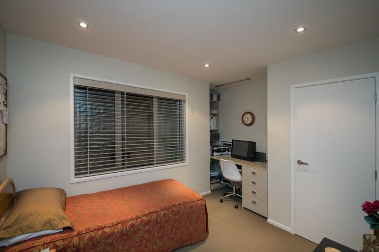 Photo of property in 2 Grand Oaks Drive, Awapuni, Palmerston North, 4412