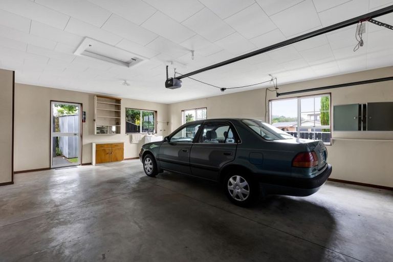 Photo of property in 34 Heta Road, Highlands Park, New Plymouth, 4312