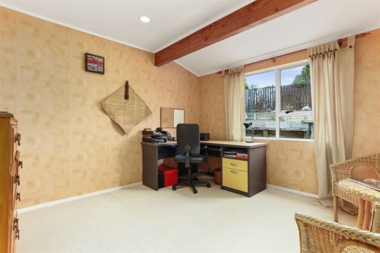 Photo of property in 2/23 Duncan Avenue, Te Atatu South, Auckland, 0610