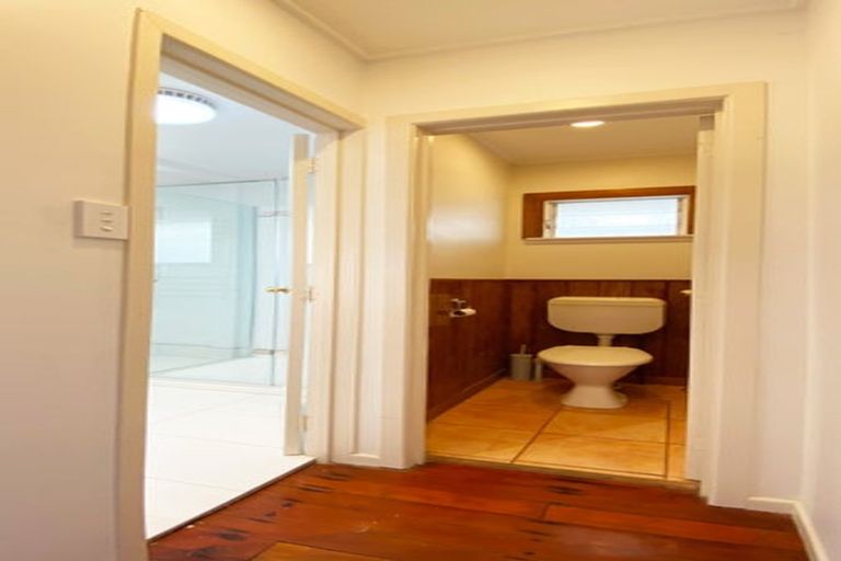 Photo of property in 93 Edgewater Drive, Pakuranga, Auckland, 2010