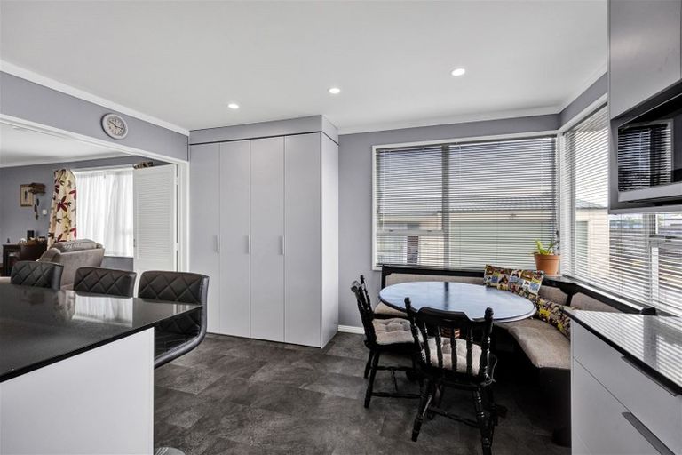 Photo of property in 37a Sunnyvale Street, Bell Block, New Plymouth, 4312