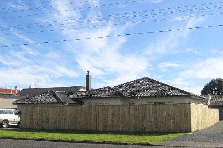 Photo of property in 47 Ngatai Road, Otumoetai, Tauranga, 3110