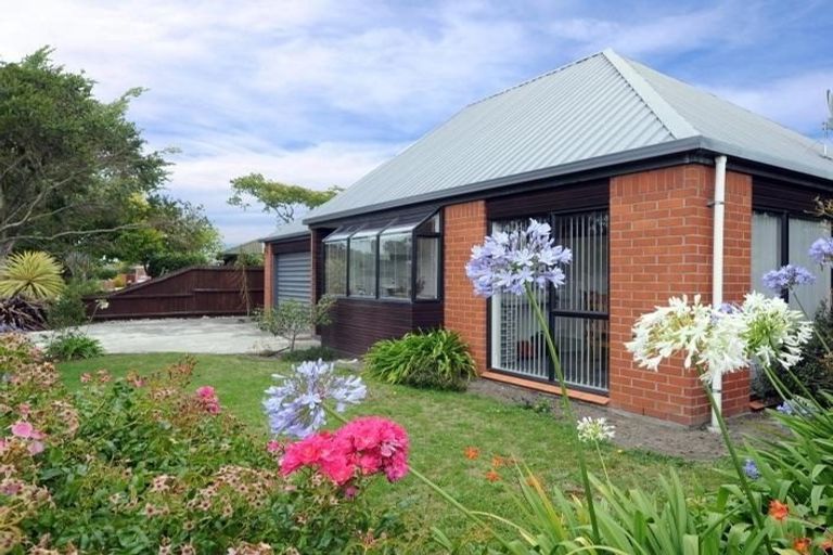 Photo of property in 6 Addison Place, Halswell, Christchurch, 8025
