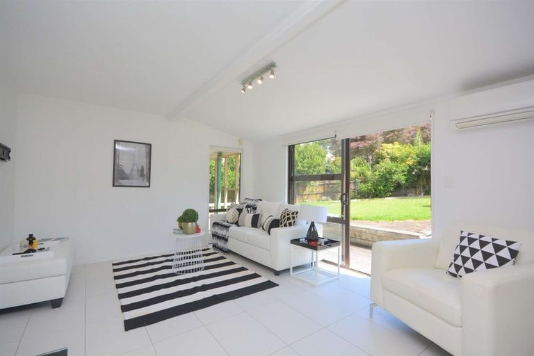 Photo of property in 8 Sandgate Avenue, Botany Downs, Auckland, 2010