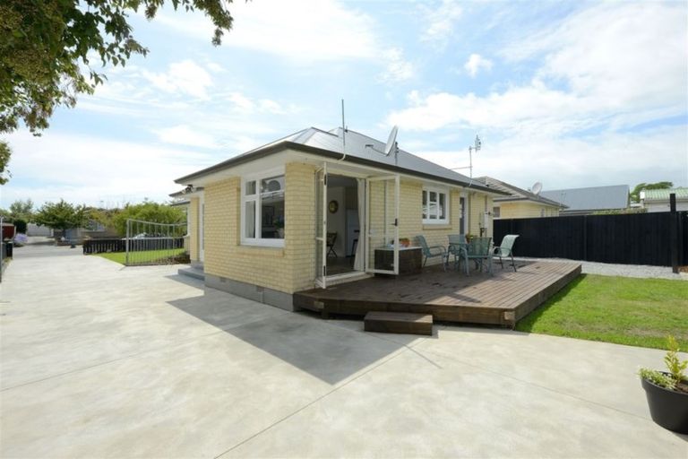 Photo of property in 96 Bickerton Street, Wainoni, Christchurch, 8061