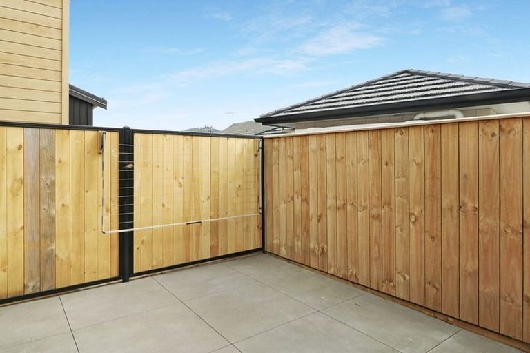 Photo of property in 9/489 Riverside Drive, Fairfield, Lower Hutt, 5011