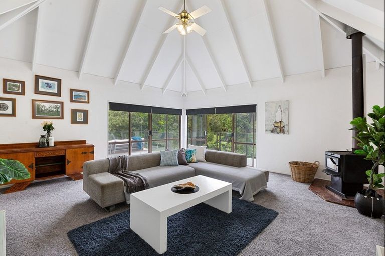 Photo of property in 38 Glenelg Road, Red Beach, 0932