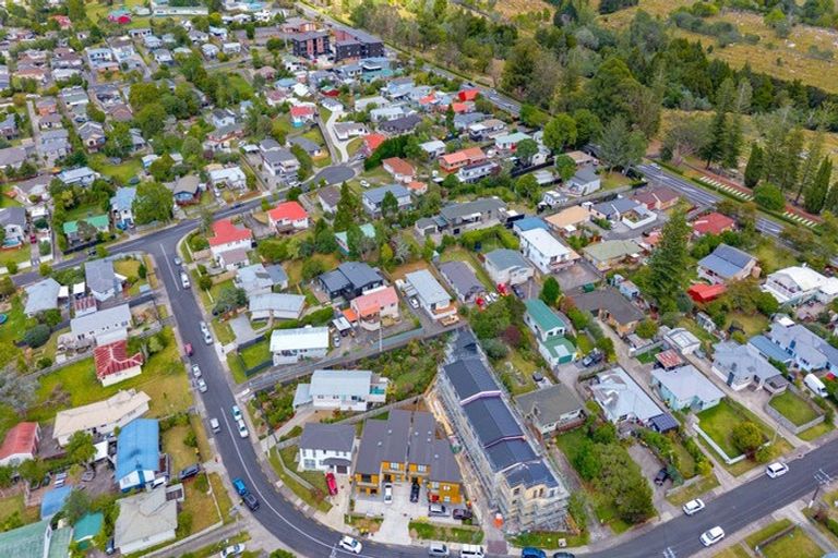 Photo of property in 15a Sarona Avenue, Glen Eden, Auckland, 0602