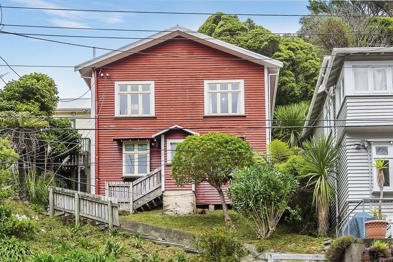 Photo of property in 213 Aro Street, Aro Valley, Wellington, 6021