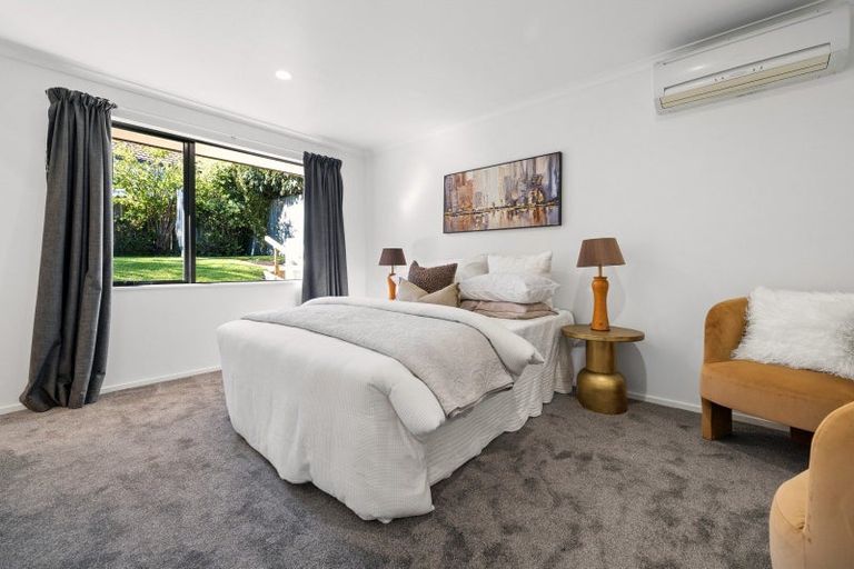 Photo of property in 9 Louvain Place, Greenhithe, Auckland, 0632