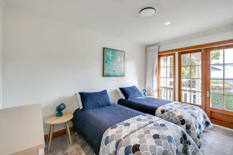 Photo of property in 29 Cameron Road, Bluff Hill, Napier, 4110
