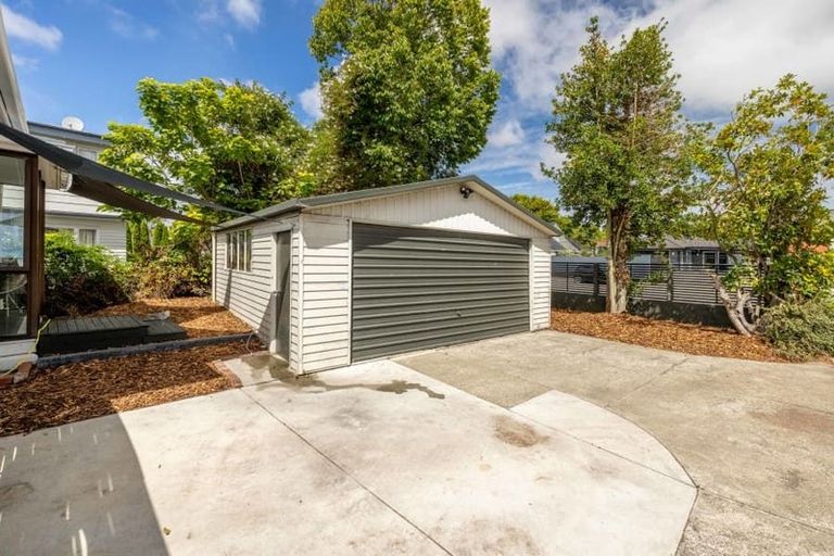 Photo of property in 126 Wairakei Road, Bryndwr, Christchurch, 8053