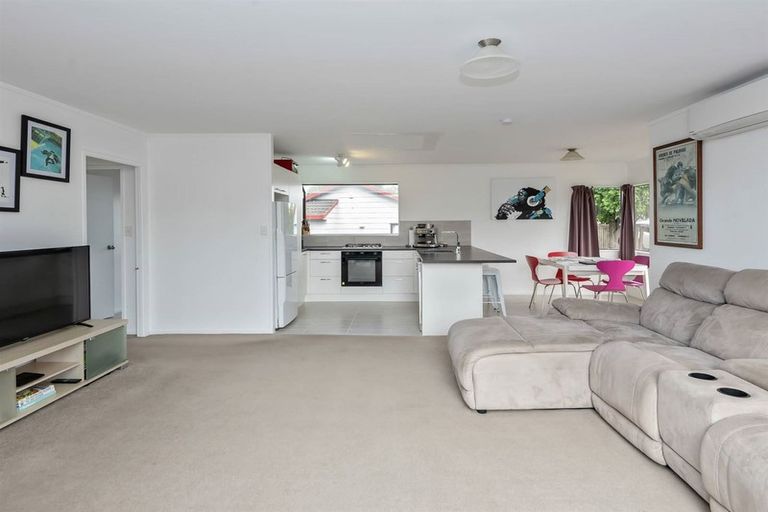 Photo of property in 1/15 Coubray Place, Botany Downs, Auckland, 2010