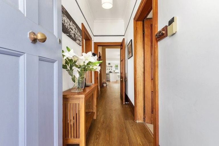 Photo of property in 30 Mills Road, Brooklyn, Wellington, 6021