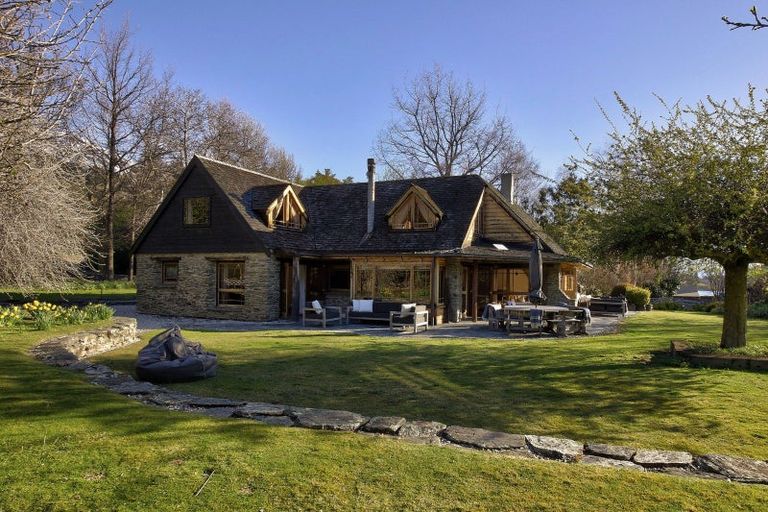Photo of property in 11 Arrowtown-lake Hayes Road, Lake Hayes, Queenstown, 9371