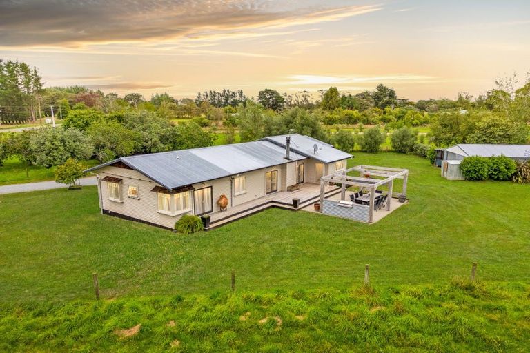 Photo of property in 122 Cross Line, Morison Bush, Greytown, 5794