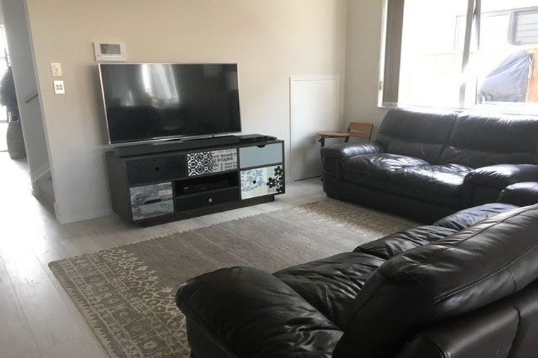 Photo of property in 16 Hikuawa Road, Flat Bush, Auckland, 2019