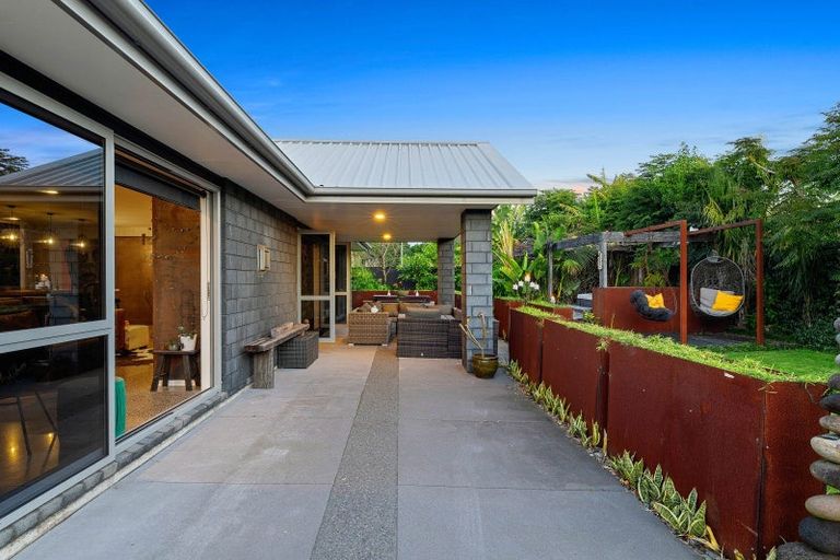 Photo of property in 10 Cooke Farm Grove, Waiwhakaiho, New Plymouth, 4312