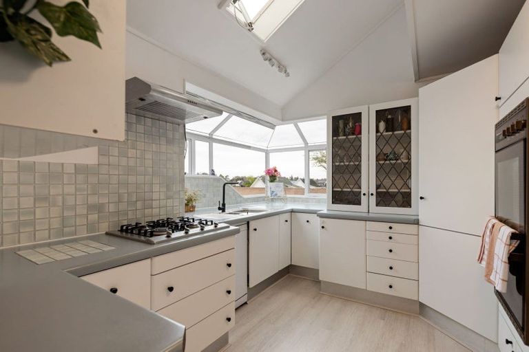 Photo of property in 8 Burn-murdoch Street, St Andrews, Hamilton, 3200