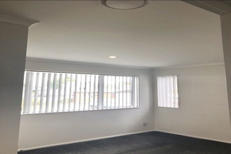 Photo of property in 3205a Great North Road, New Lynn, Auckland, 0600