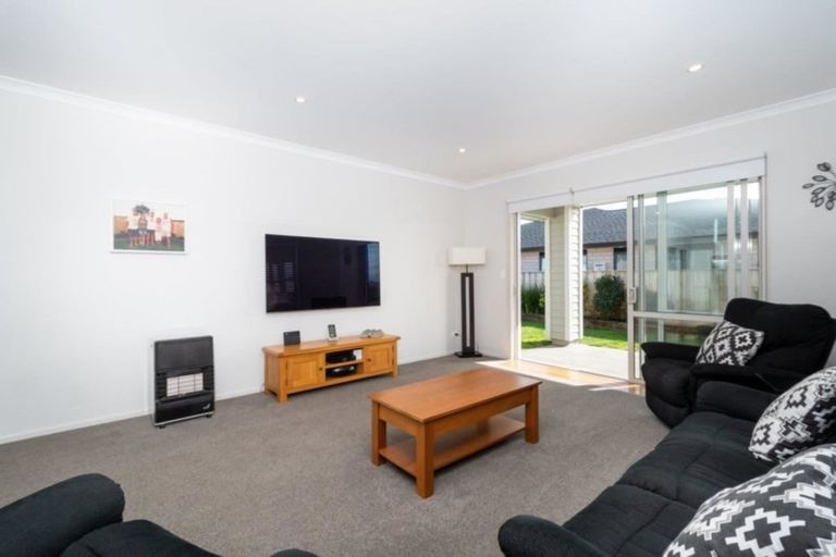 Photo of property in 15 Turpin Road, Riverhead, 0820