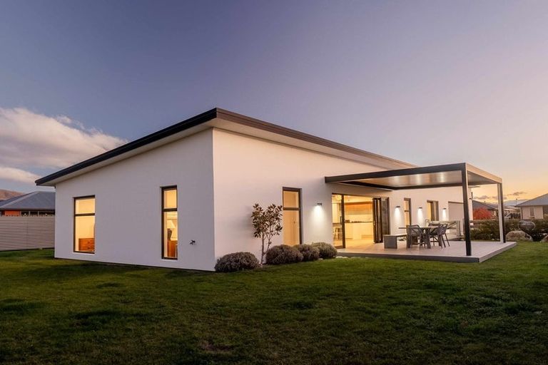 Photo of property in 21 Greenfield Place, Twizel, 7901