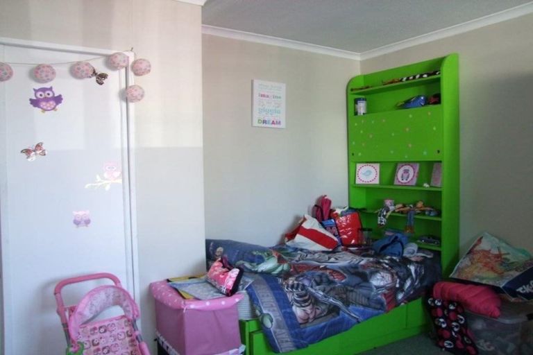 Photo of property in 26 Burns Street, Milton, 9220