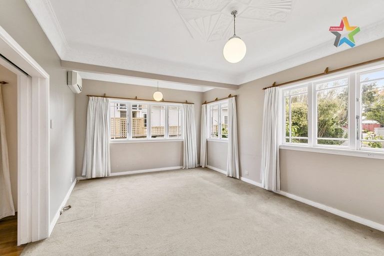 Photo of property in 87 Kings Crescent, Hutt Central, Lower Hutt, 5010