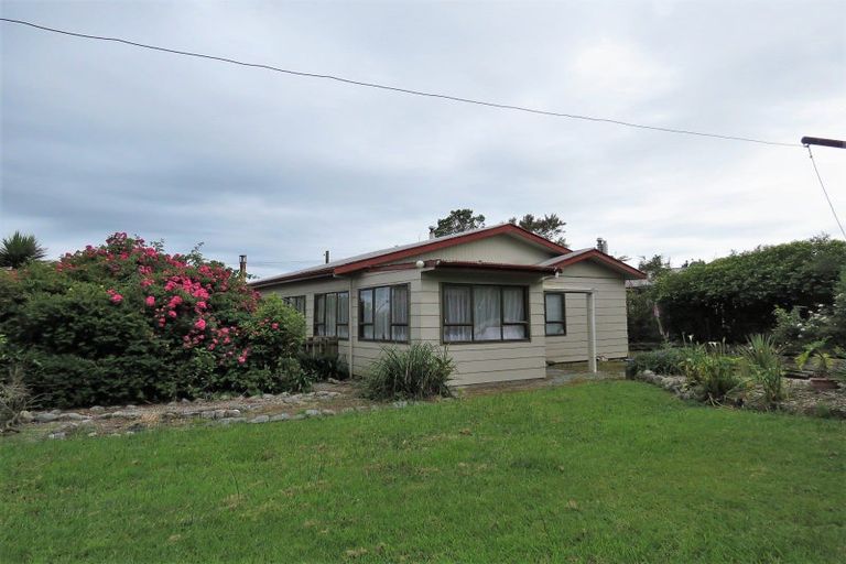 Photo of property in 14 Hawes Street, Waimangaroa, Westport, 7891