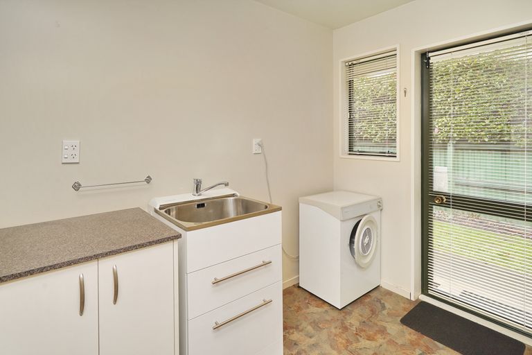 Photo of property in 2/371 Withells Road, Avonhead, Christchurch, 8042