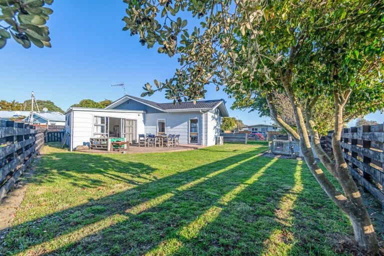 Photo of property in 12 Walker Crescent, Bulls, 4818