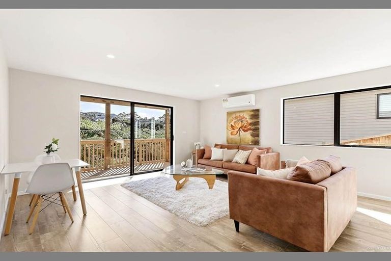 Photo of property in 18 Para Close, Fairview Heights, Auckland, 0632