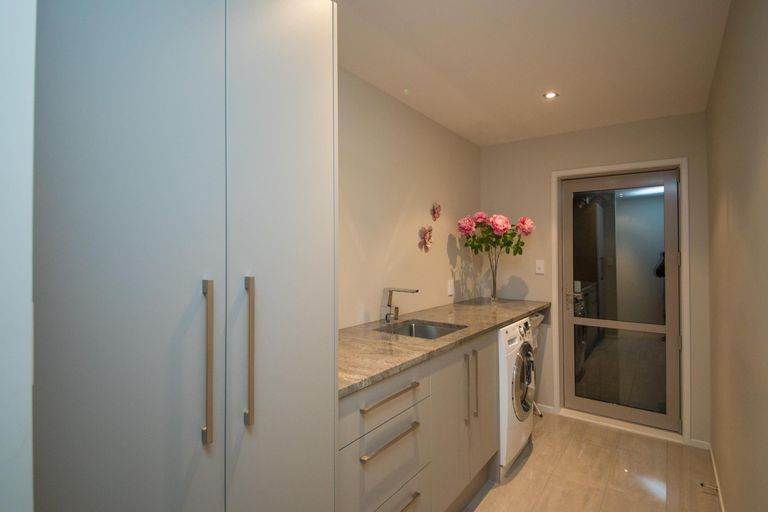 Photo of property in 2 Grand Oaks Drive, Awapuni, Palmerston North, 4412