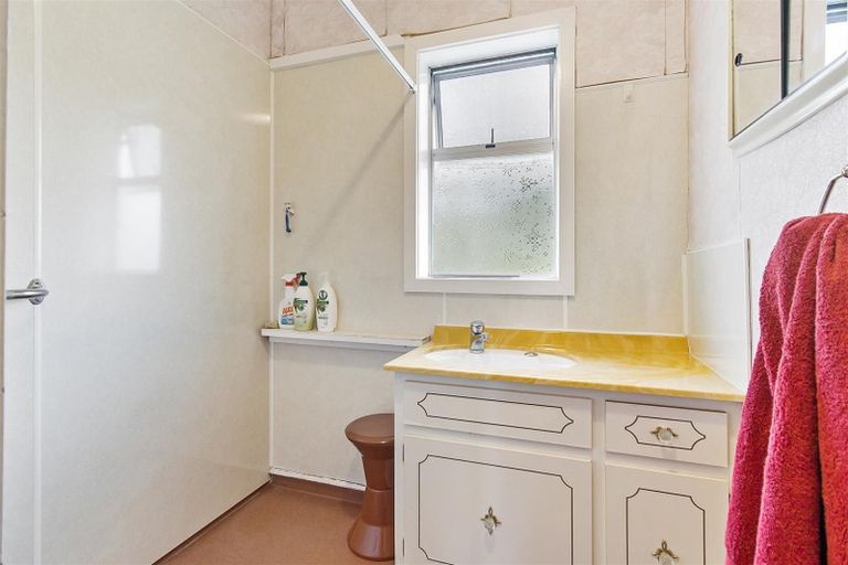 Photo of property in 107 Timaru Road, Waimate, 7980