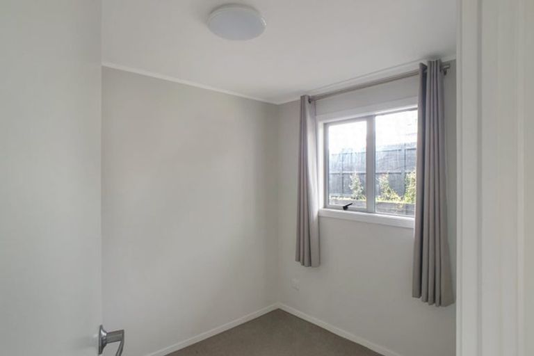 Photo of property in 15 Queen Mary Avenue, New Lynn, Auckland, 0600