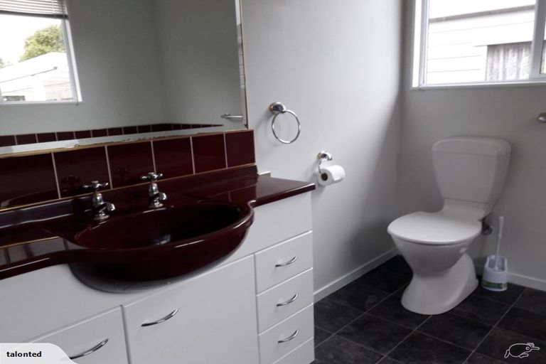 Photo of property in 5 Rutland Street, Levin, 5510