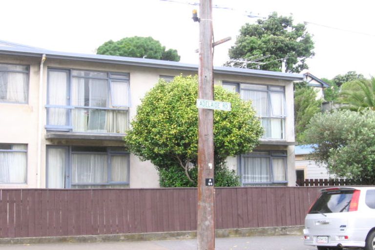 Photo of property in Milford Court Flats, 515a Adelaide Road, Berhampore, Wellington, 6023