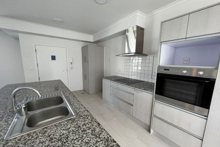 Photo of property in 4/11 Carlos Drive, Flat Bush, Auckland, 2016