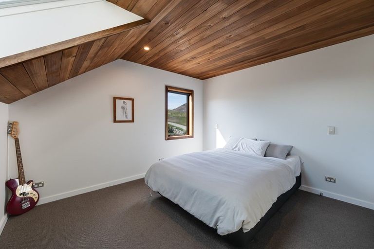 Photo of property in 82 Threepwood Road, Lake Hayes, Queenstown, 9371