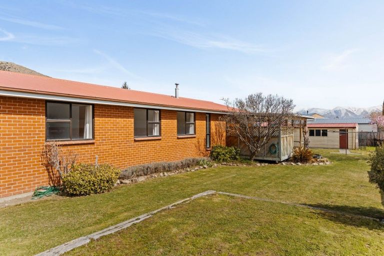 Photo of property in 17 Benmore Place, Omarama, 9412