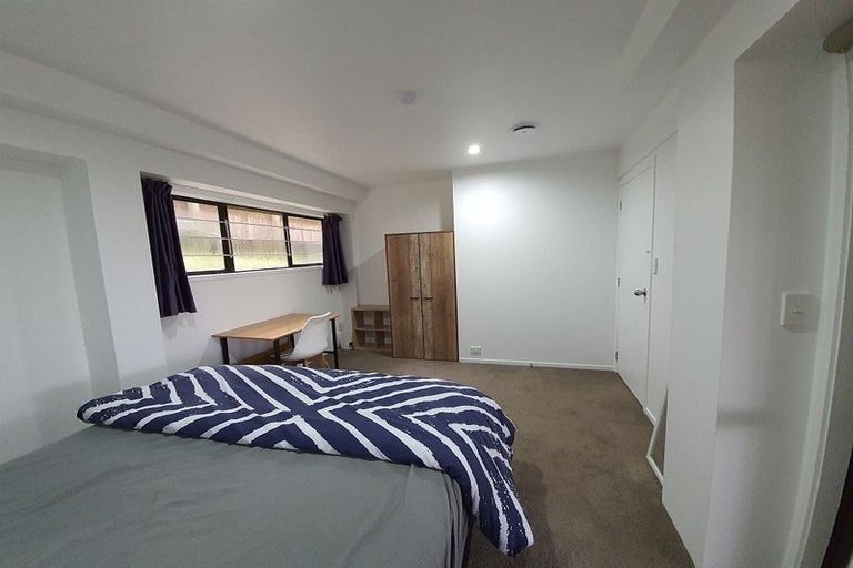 Photo of property in 27a Downing Street, Glenfield, Auckland, 0629